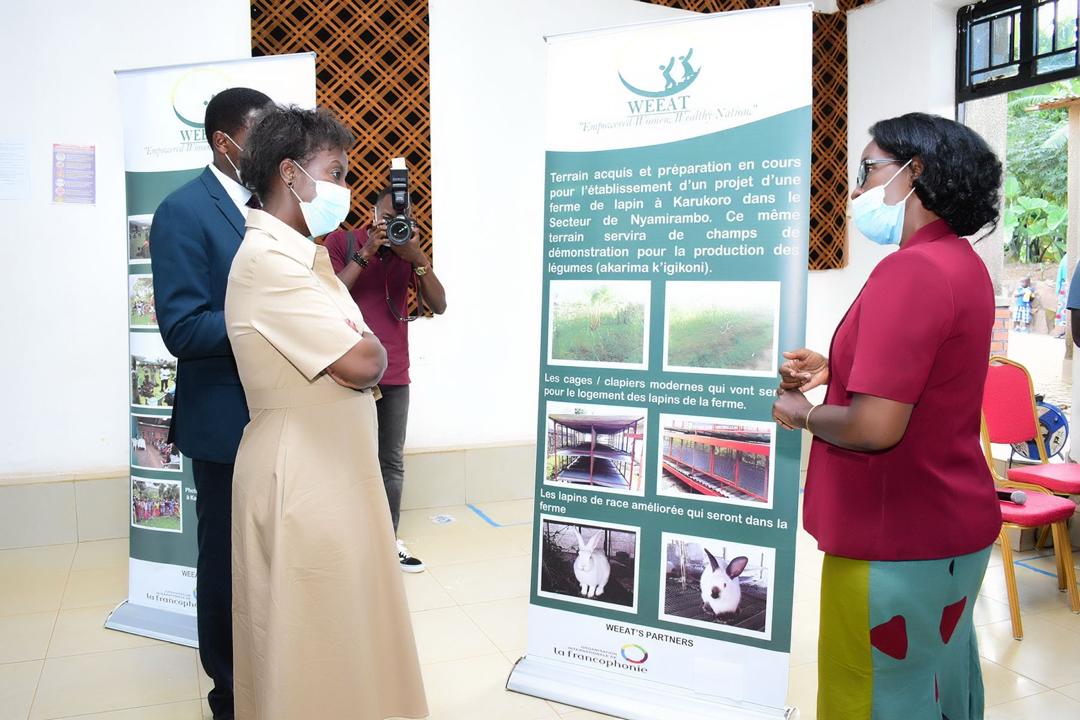 WEEAT banner and program presentation